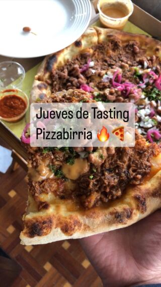 Ya es Jueves de Tasting! Probamos la  pizzabirria  y esta fue nuestra experiencia. 

Busca la pizzabirria en @homiepizza.mx y por delivery, hasta el 2 de octubre. 🍕🫠

📍C. Río Lerma 303-Local B, Cuauhtémoc, CDMX.  #jueves #juevesdetasting #food #pizza #pizzalover #pizzapizzapizza #pizzalovers #pizzatime #birria #birriapizza